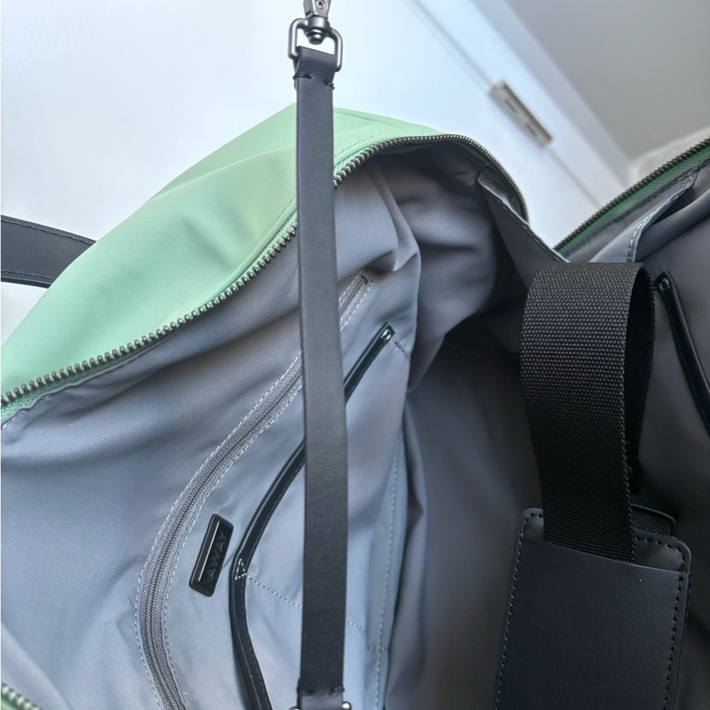 Away Everywhere Bag - NEW - Picture 6 of 15
